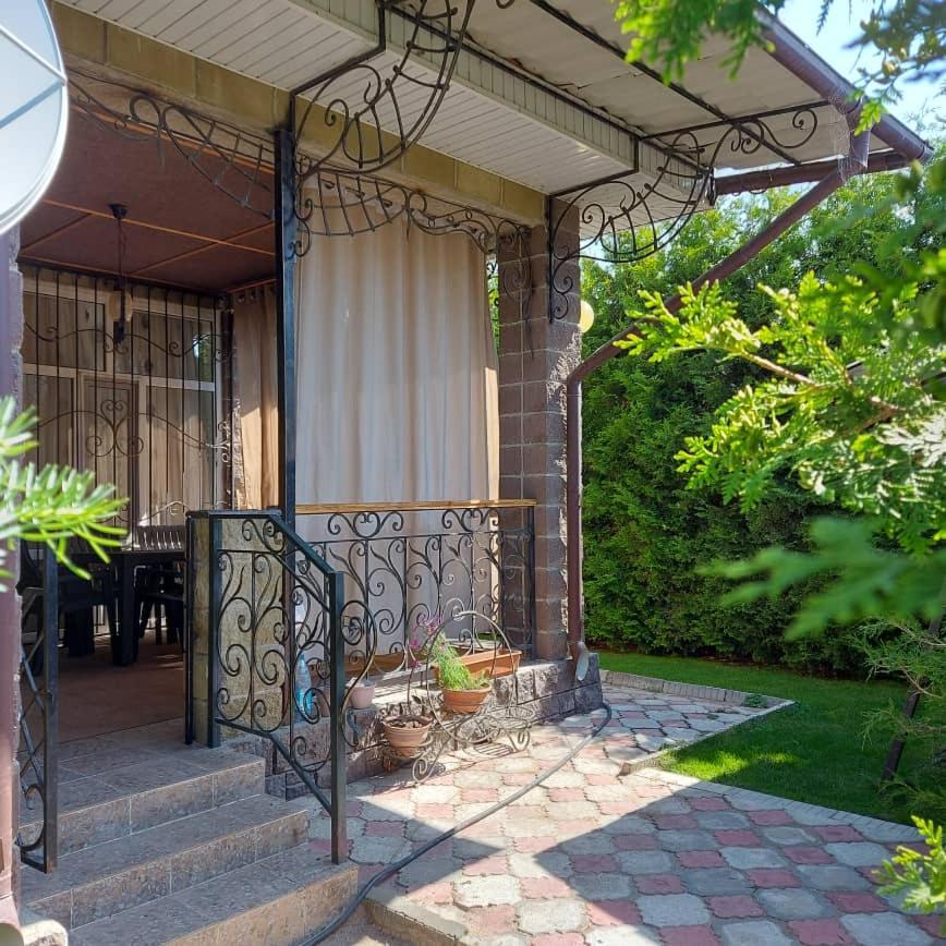 Коттедж Роял Бич Иссык Куль Chok-Tal Exterior foto